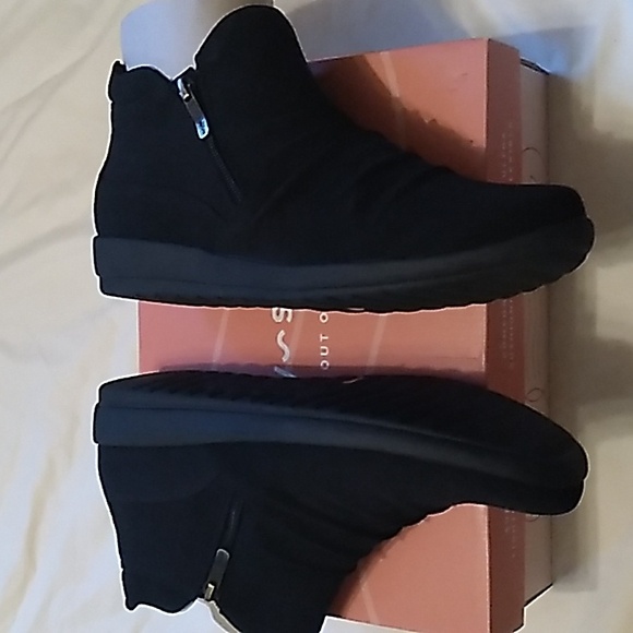 NIB Womens Easy Spirit black suede ALETA3 short boots Size 12 - Picture 5 of 12